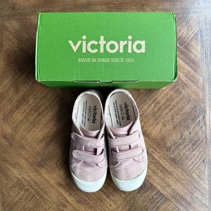 Victoria Velcro Sneaker in Skin